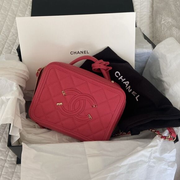 CHANEL Caviar Quilted Small CC Filigree Vanity Case Pink - Picture 1 of 16